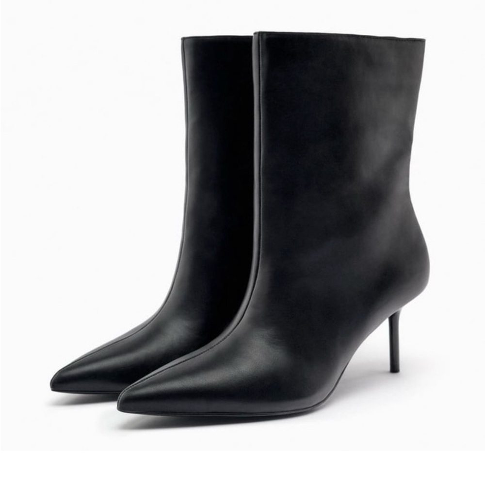 NWT ZARA Stiletto Heel Booties - Black